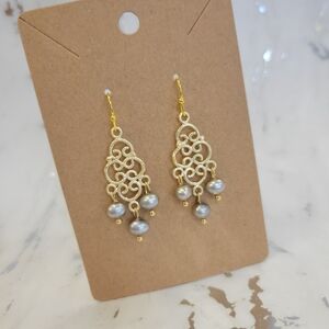 Grey fresh water pearls, Chandelier earrings / gold plated.
